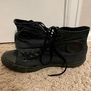 ⭐️Converse: Chuck Taylor All Star High Tops⭐️